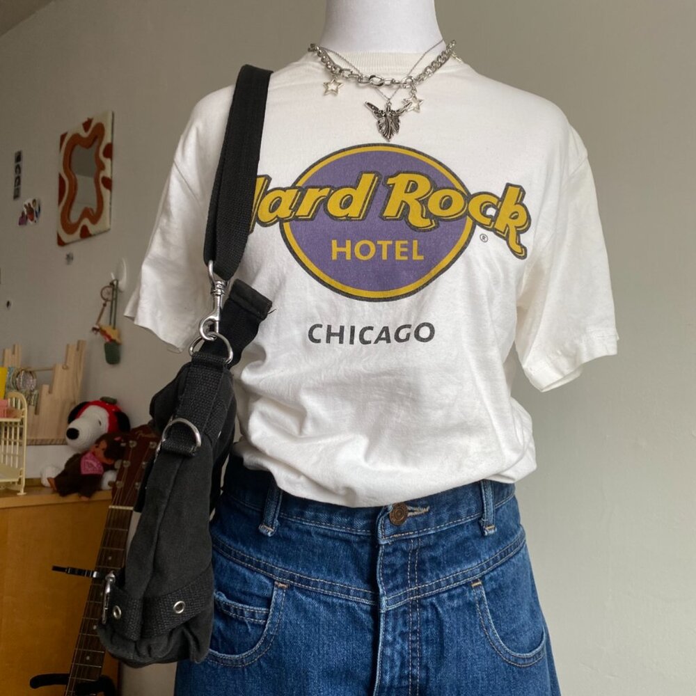 Hard Rock Hotel Chicago T-Shirt Small White Rock Band Tee Punk Retro Collectible